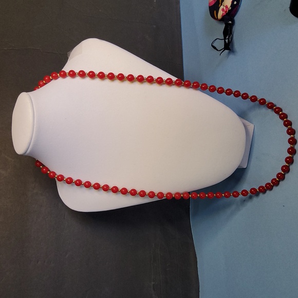 Vintage Monet necklace red plastic and gold beads. - Picture 7 of 7